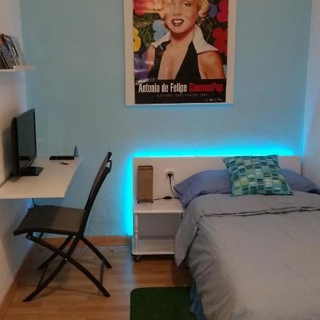Habitacion Junto Torres Serranos บาเลนเซีย ภายนอก รูปภาพ